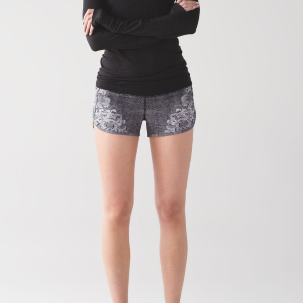 Lululemon Speed Short 4-way stretch Florence